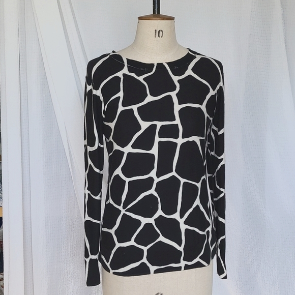 Michael Kors Reversible Giraffe Print Knit - Picture 1 of 7